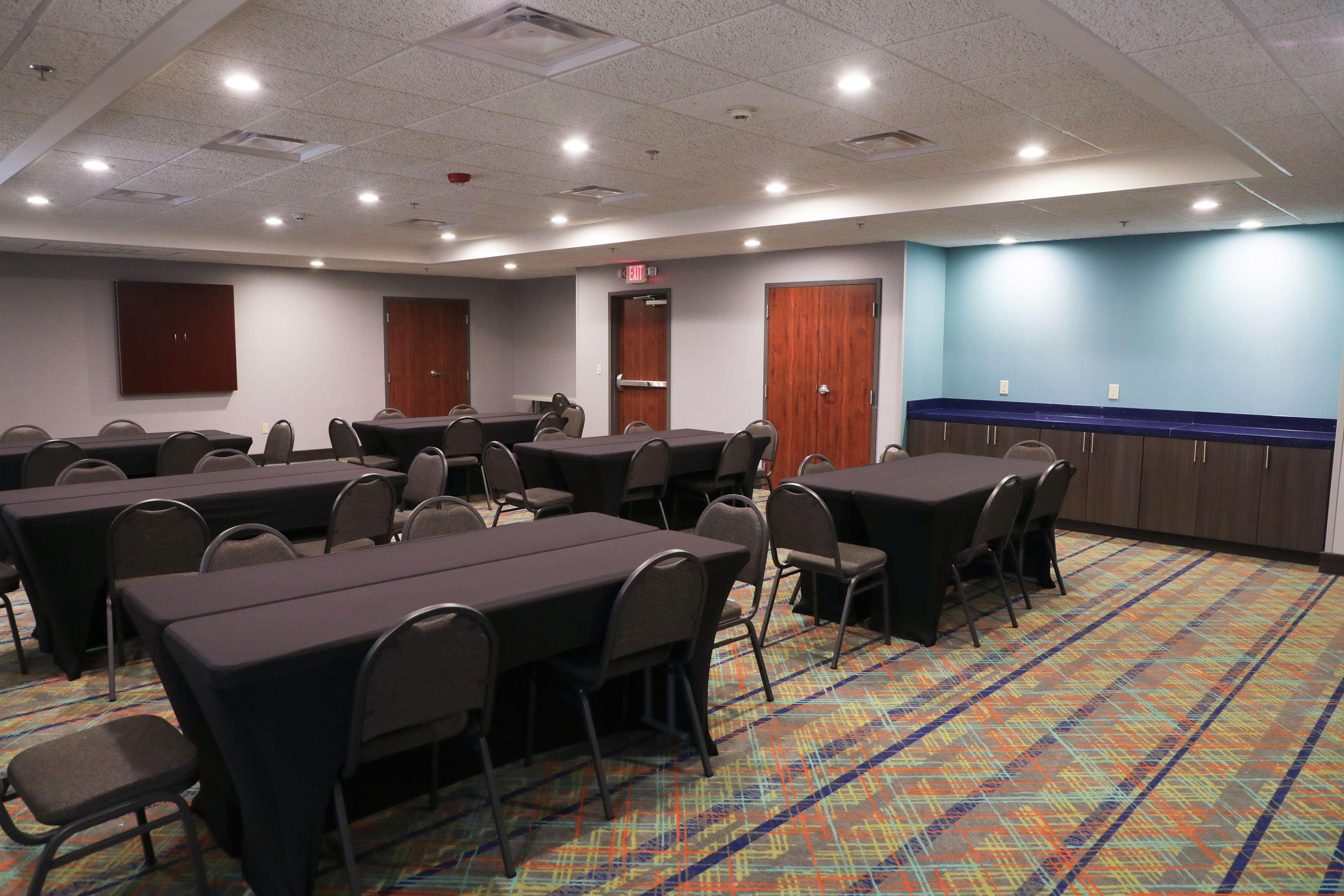 Hampton Inn Мускоги Екстериор снимка