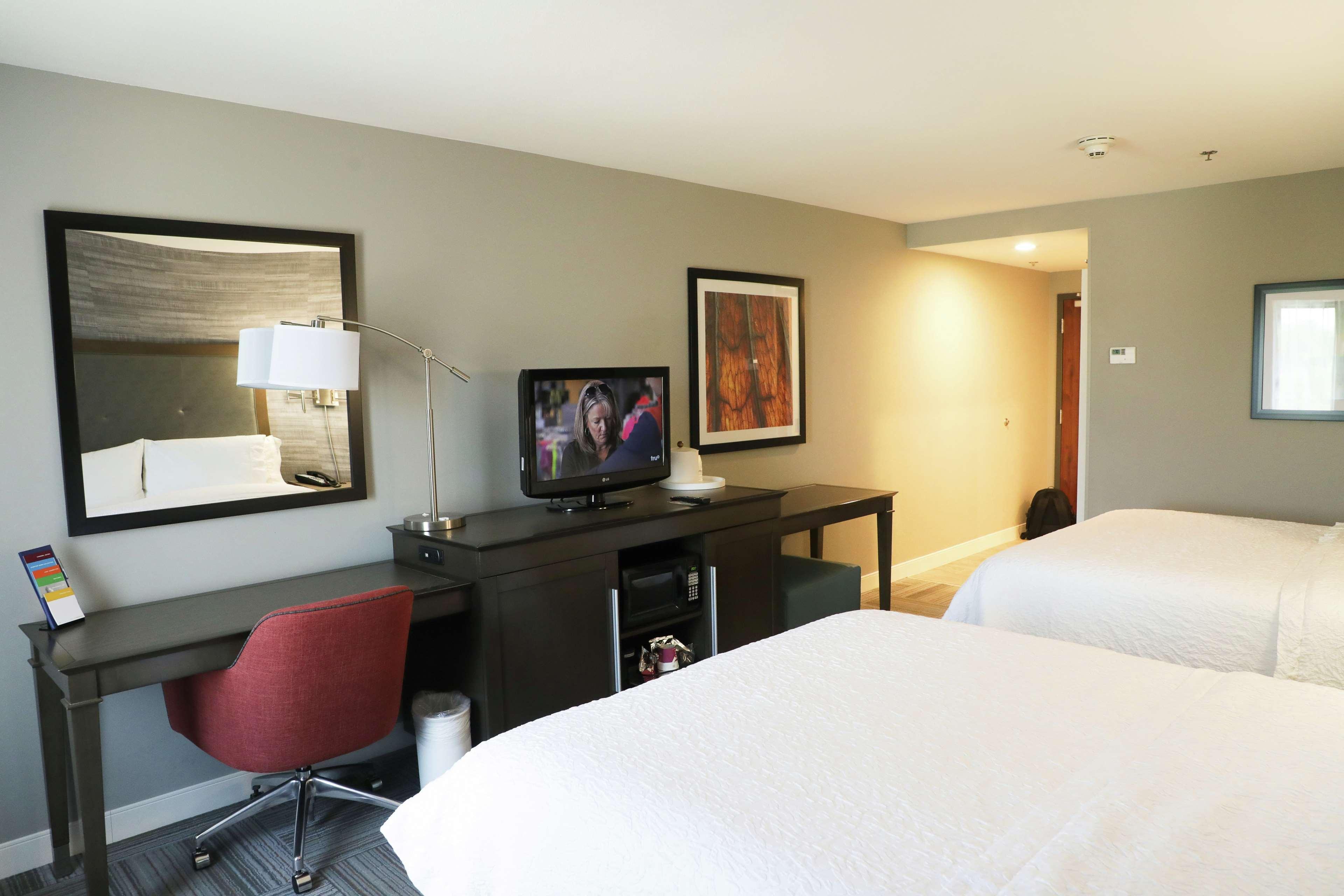 Hampton Inn Мускоги Екстериор снимка