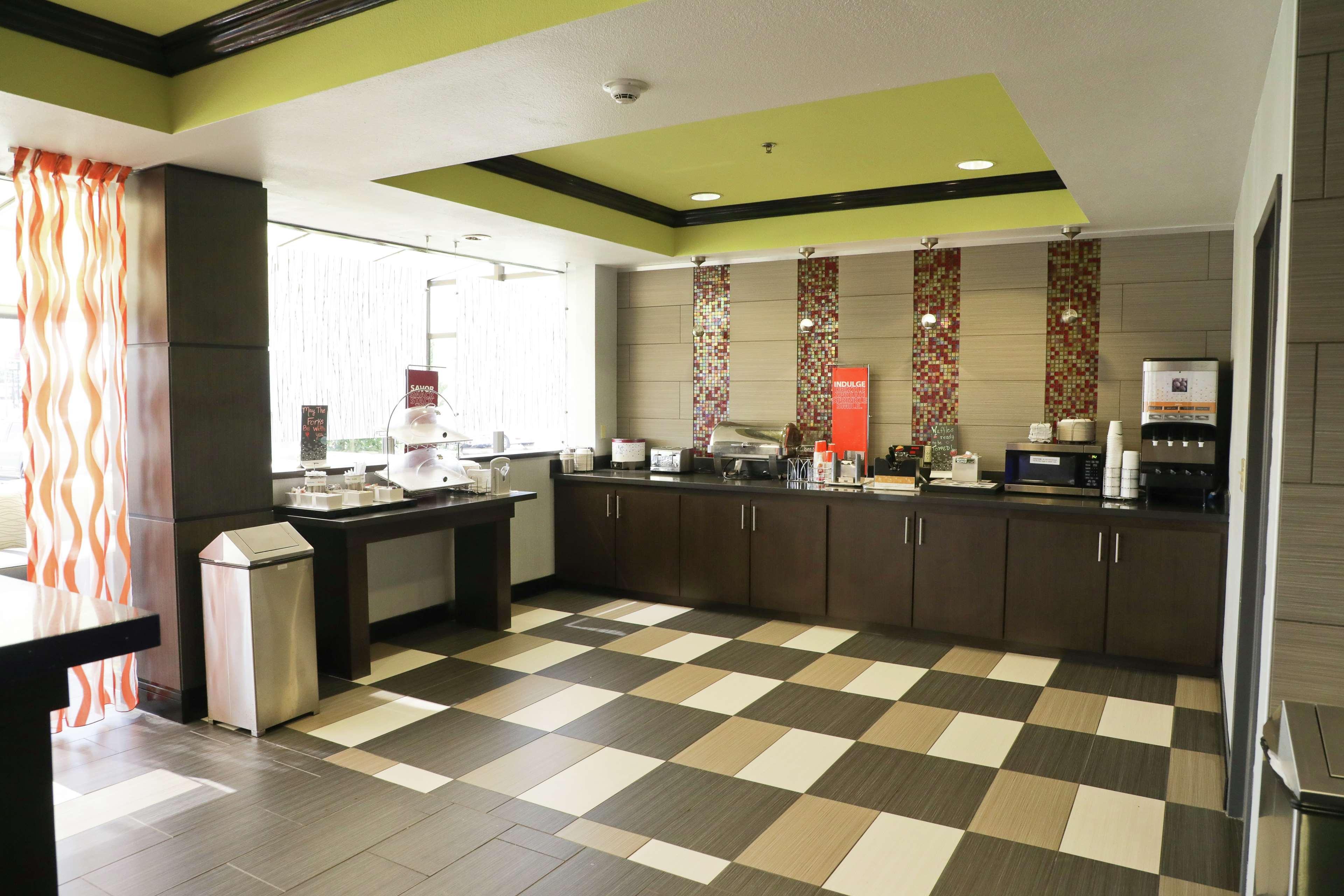 Hampton Inn Мускоги Екстериор снимка