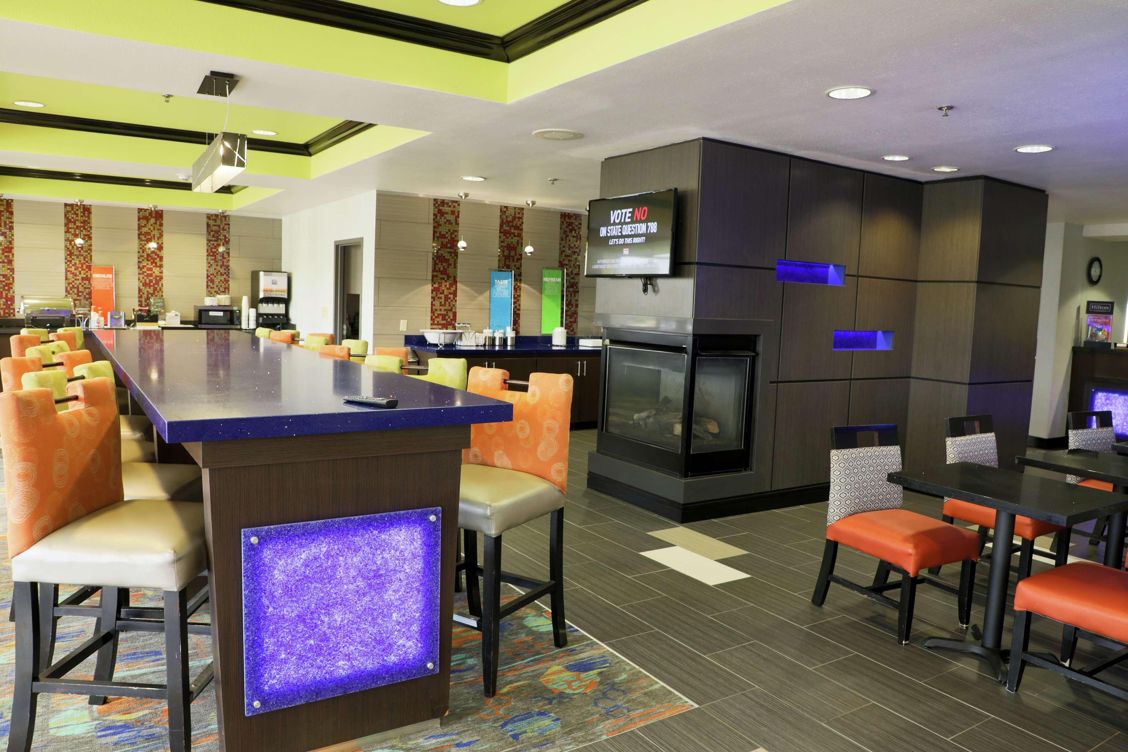 Hampton Inn Мускоги Екстериор снимка