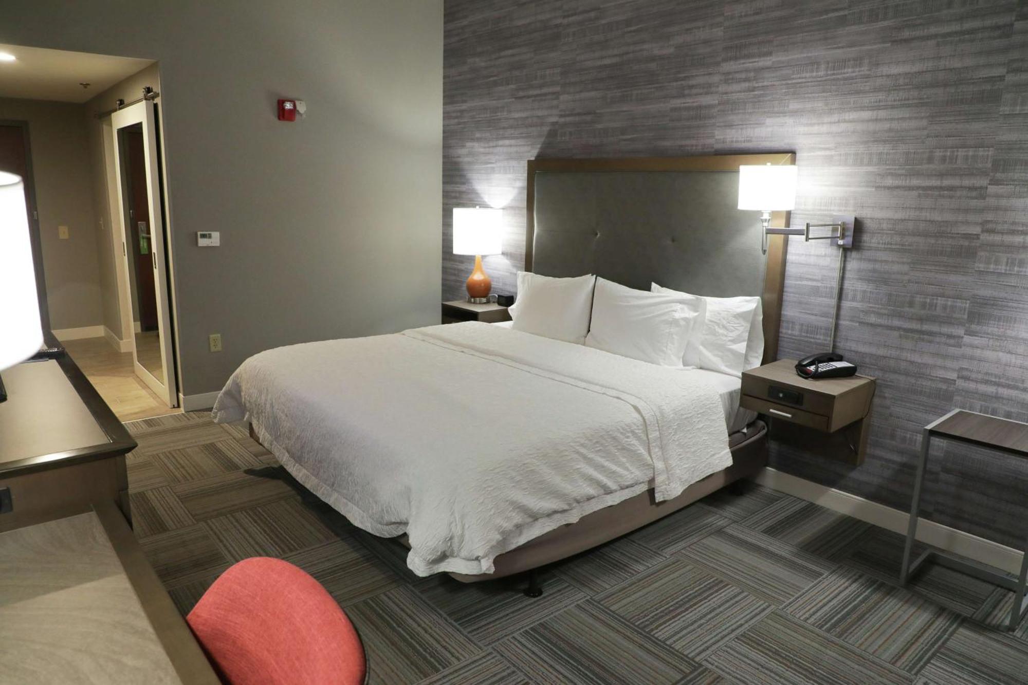 Hampton Inn Мускоги Екстериор снимка