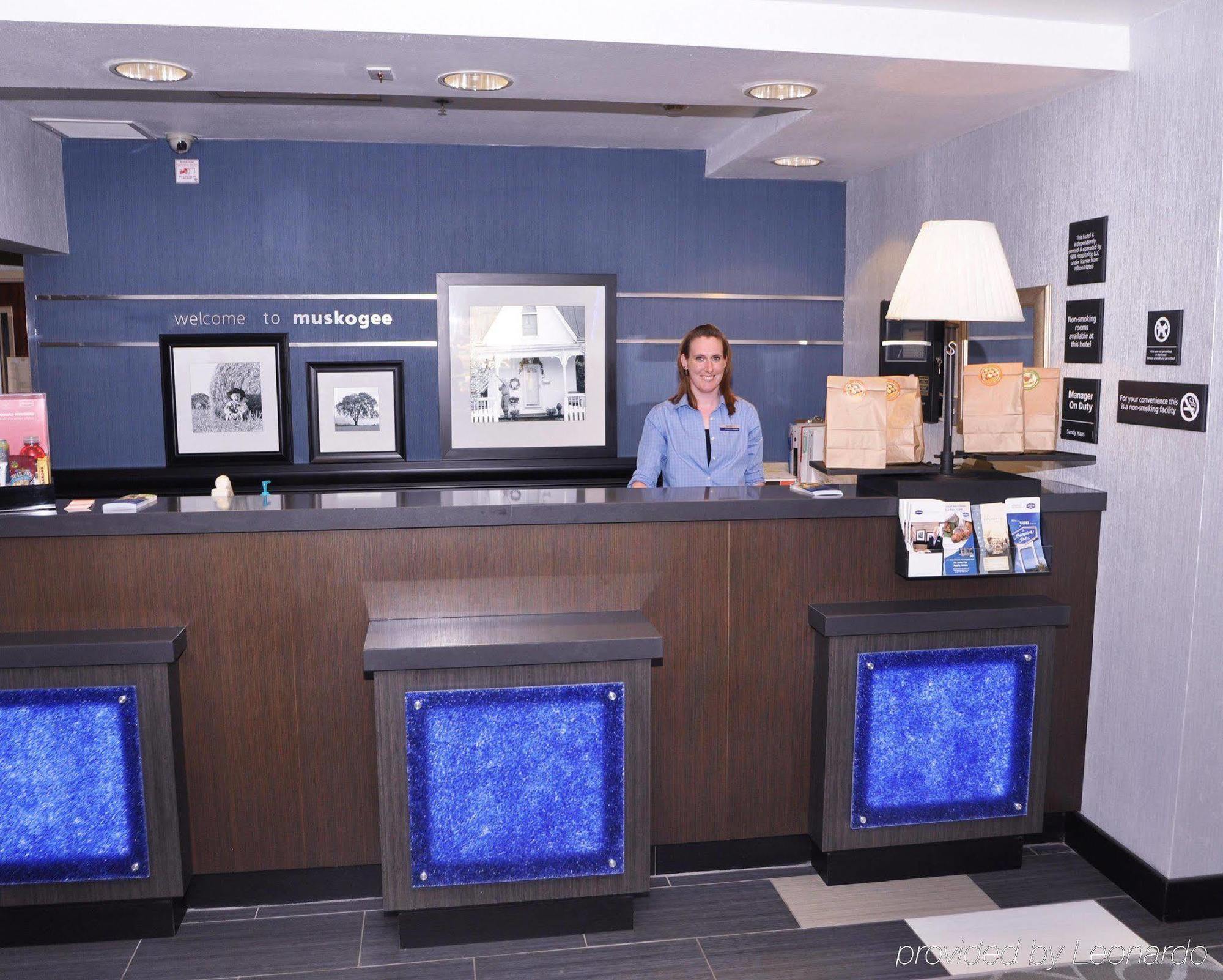 Hampton Inn Мускоги Екстериор снимка