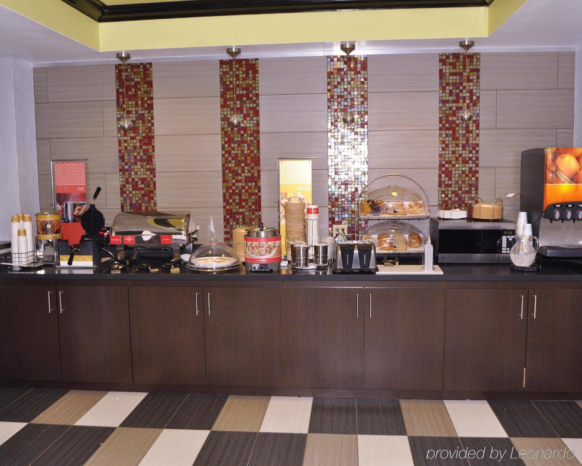 Hampton Inn Мускоги Екстериор снимка