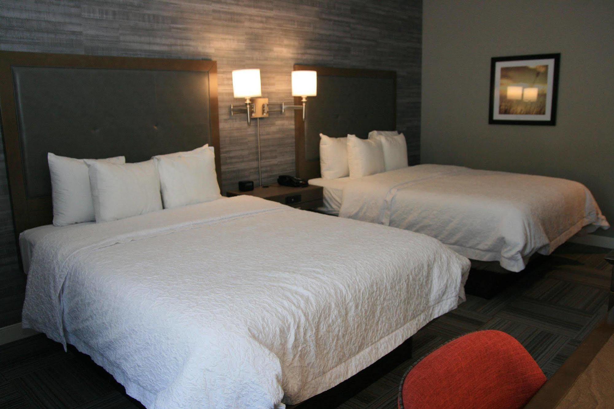 Hampton Inn Мускоги Екстериор снимка